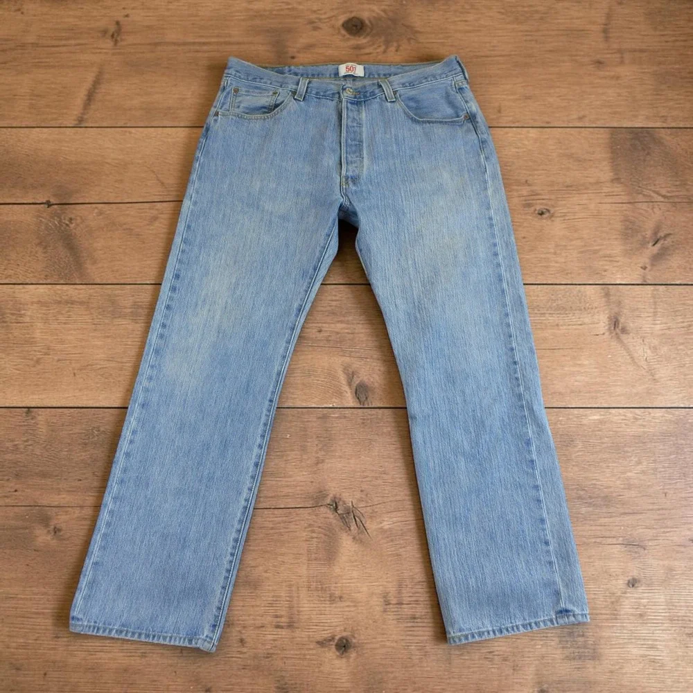 Levi's 501 Jeans Men 38x32 (Actual 37x30) Light Blue Straight Leg Button Fly